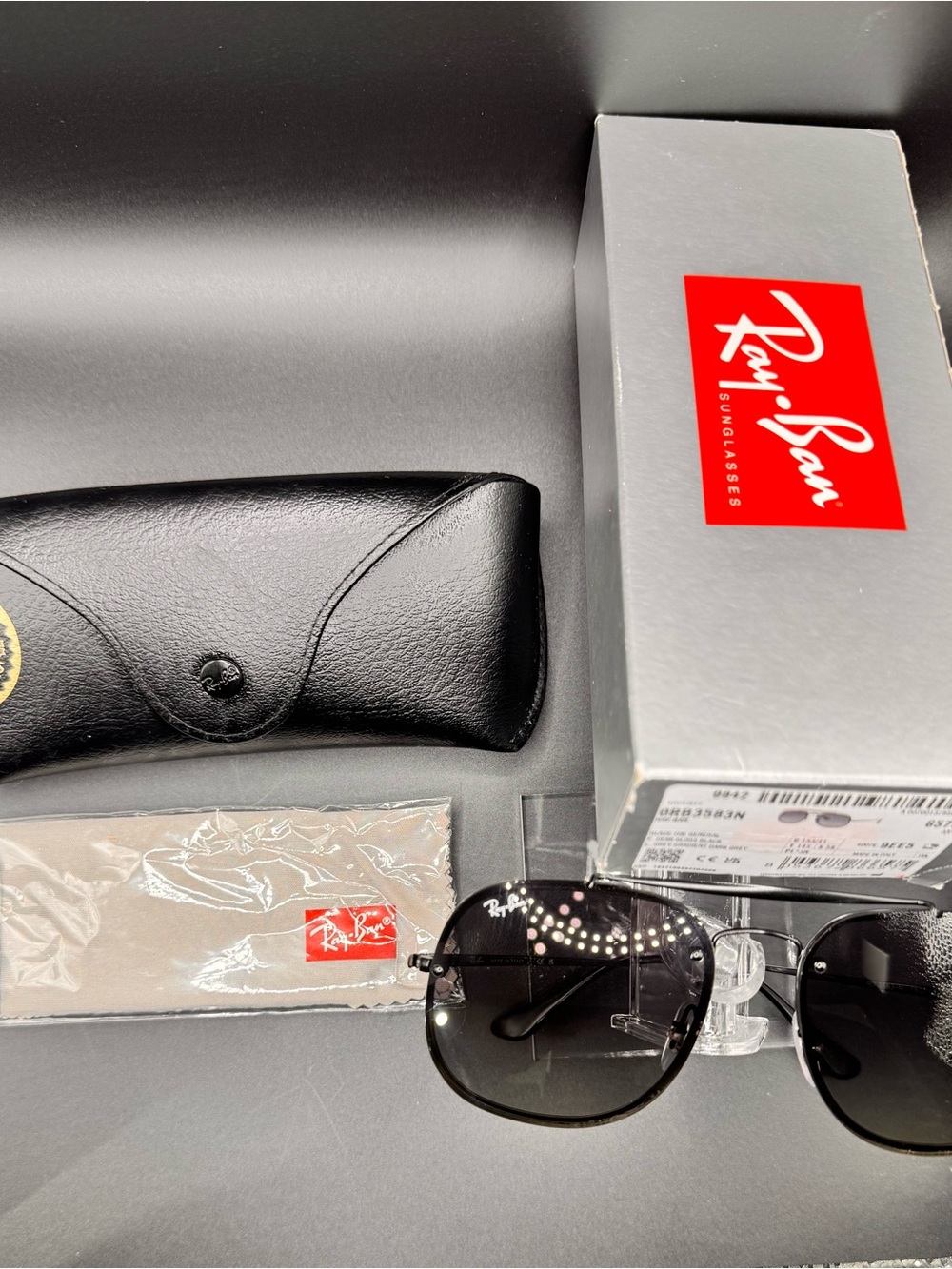 Ray-Ban Aviator Sunglasses - Black Gradient Lenses with Silver Frame - Picture 10 of 10
